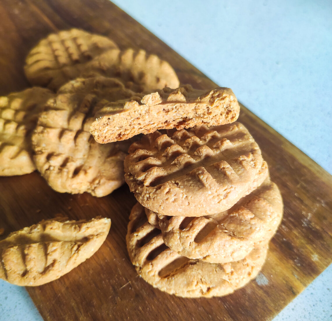 3-Ingredient peanut butter cookies