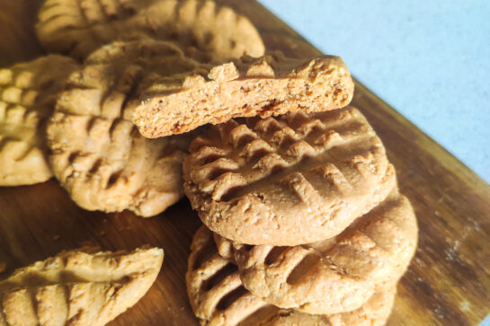 3-Ingredient peanut butter cookies