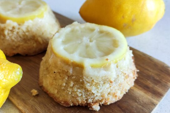 Lemon cakes